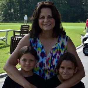 Meet your Posher, Dena